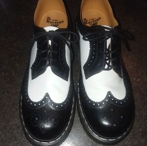 Dr. Martens Wingtip Brogue Bex Sole